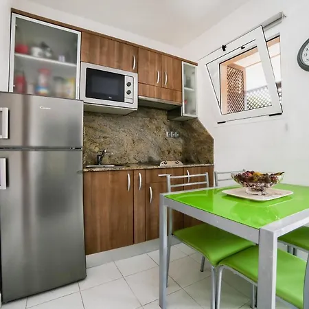 Apple Dunes With Pool By Holidays Apartment